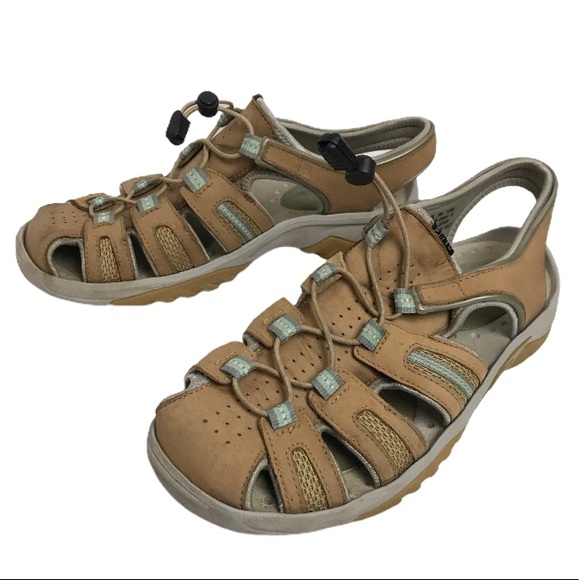 clarks buy one get one free